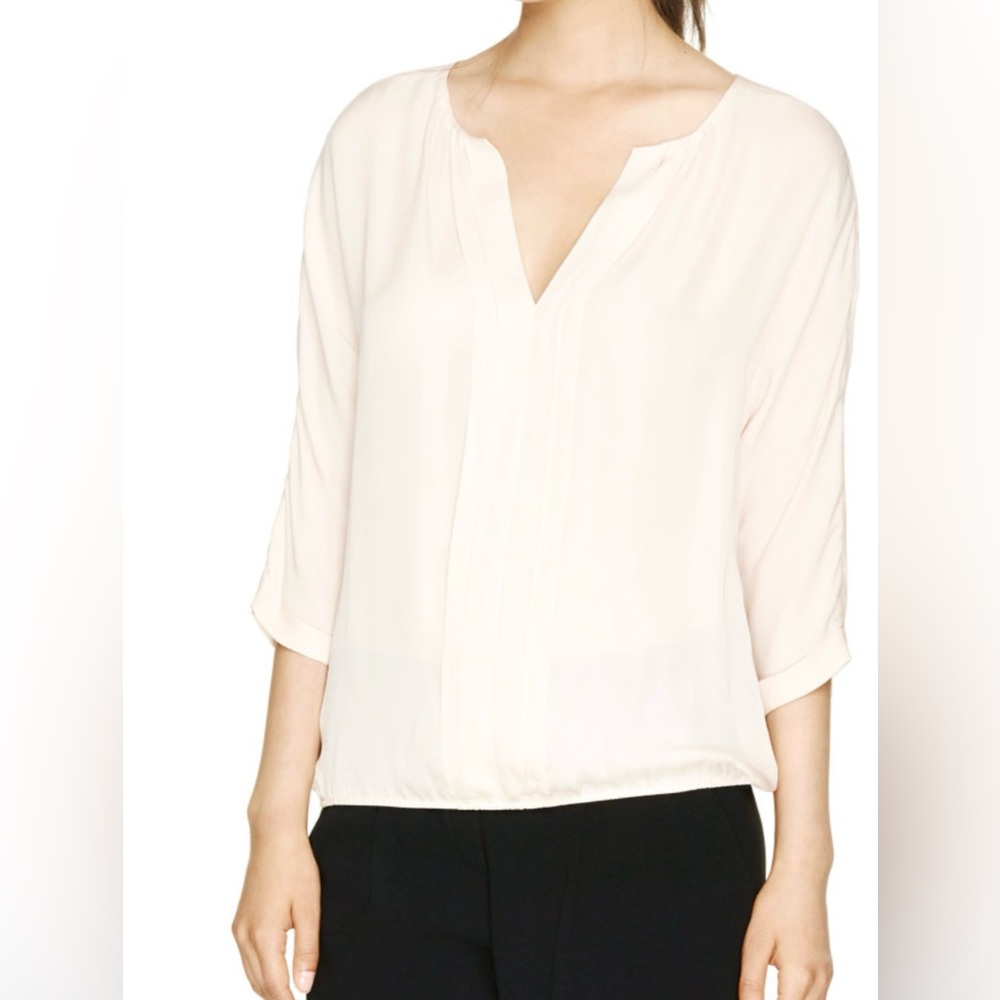 Aritzia BABATON 100% silk top. Size M